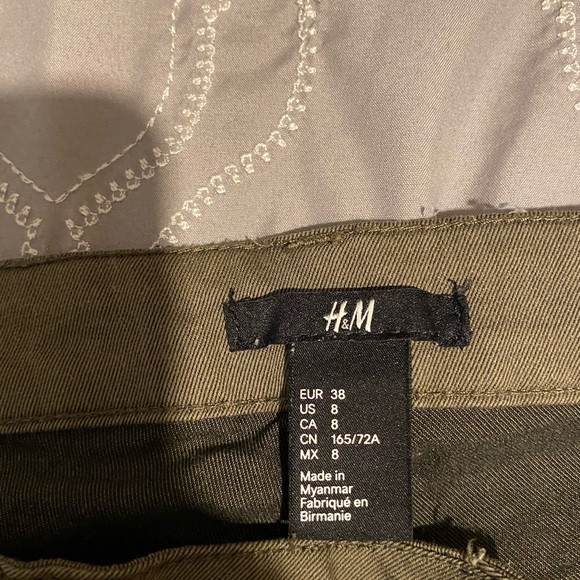 H&M - Picture 2 of 2